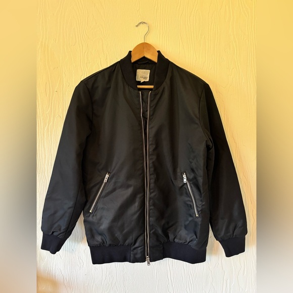 Wilfred Free Aritzia Zip Up Bomber Varsity Black Quilted Jacket - Picture 9 of 15